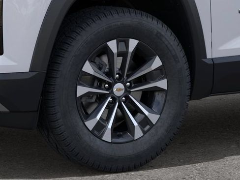 New 2027 Chevrolet Equinox LT w/ Convenience Package II FWD image 9