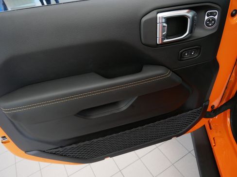 New 2025 Jeep Wrangler Unlimited Rubicon 392 image 17