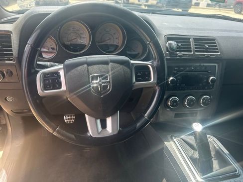 Used 2012 Dodge Challenger R/T image 5