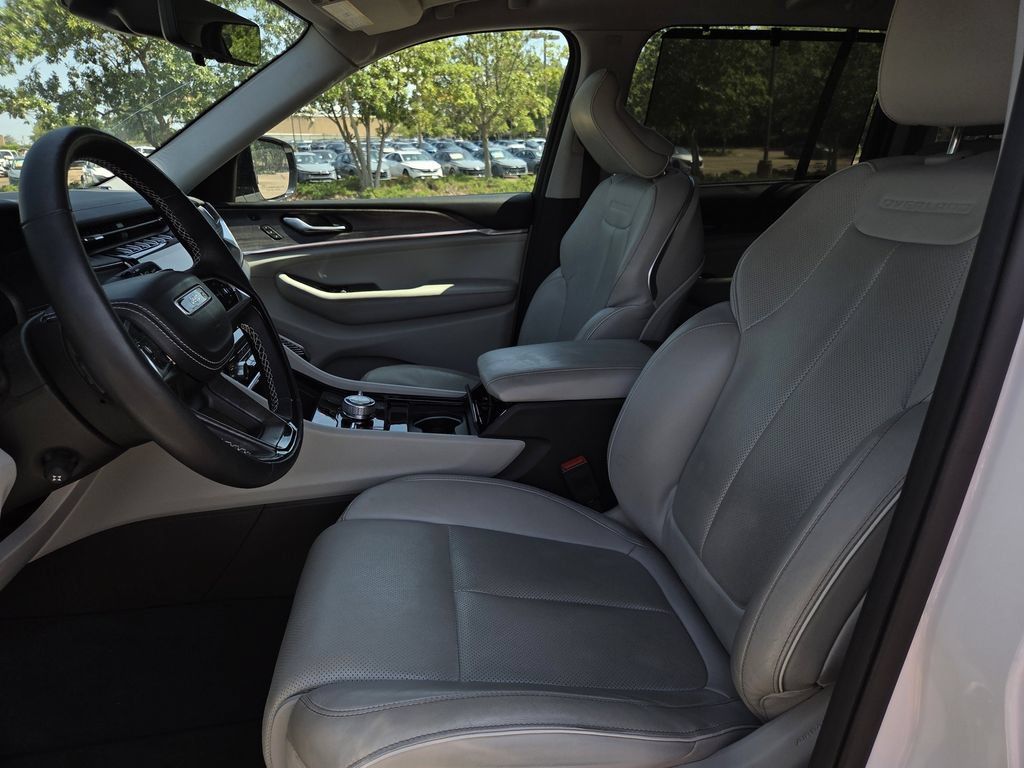 Used 2022 Jeep Grand Cherokee Overland w/ Advanced Protech Group III AWD/4WD image 18
