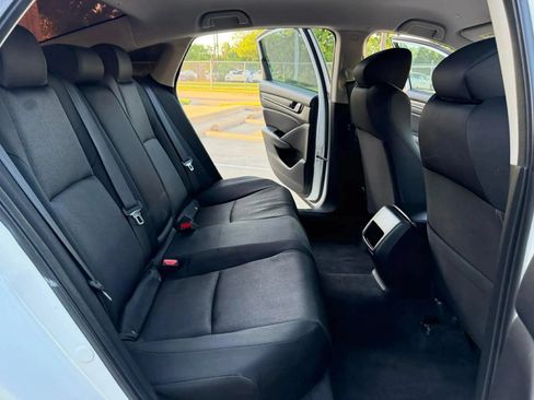 Used 2018 Honda Accord LX image 22