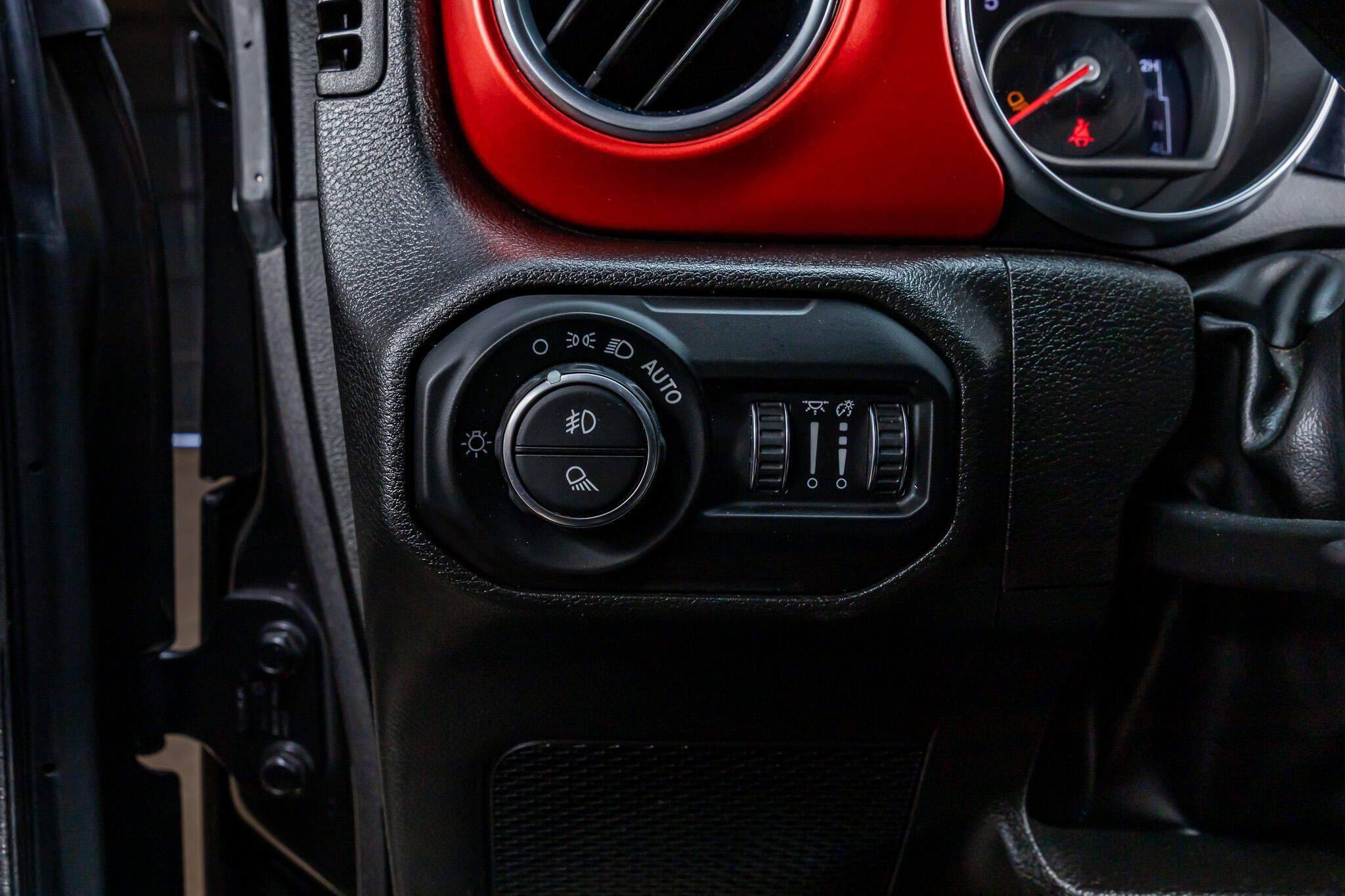 Used 2022 Jeep Gladiator Rubicon w/ LED Lighting Group AWD/4WD image 18