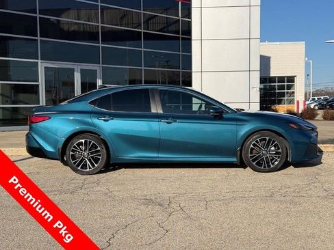 Used 2025 Toyota Camry XLE w/ Premium Package image 2