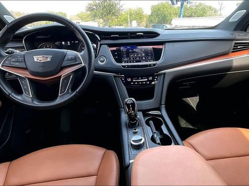 Used 2023 Cadillac XT5 Premium Luxury w/ Technology Package image 7