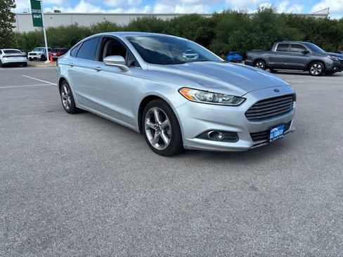 Used 2013 Ford Fusion SE FWD image 7