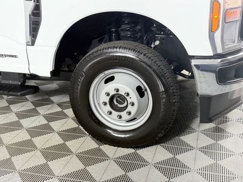 Used 2025 Ford F350 XL w/ 360-Degree Camera Package image 12