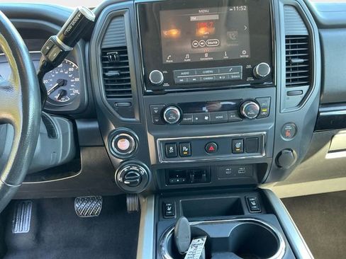Used 2024 Nissan Titan SV w/ SV Convenience Package image 12