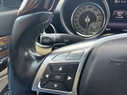 Used 2015 Mercedes-Benz SLK 250 image 32