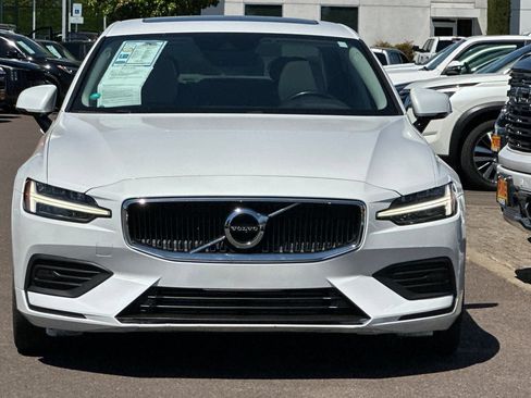 Used 2019 Volvo S60 T6 Momentum w/ Multimedia Package AWD/4WD image 9