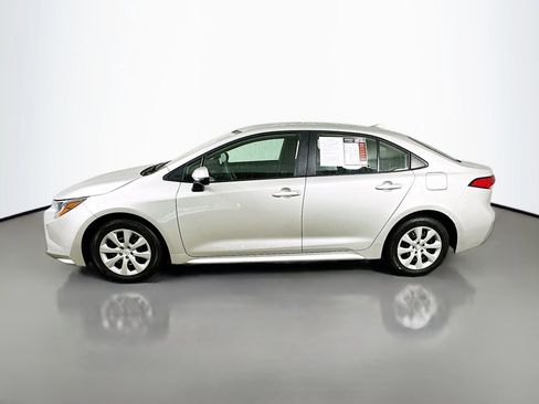 Used 2025 Toyota Corolla LE image 5