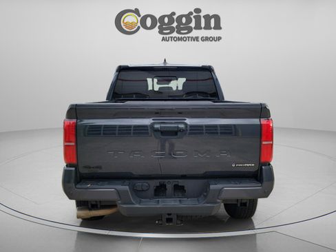 Used 2024 Toyota Tacoma TRD Off-Road image 3