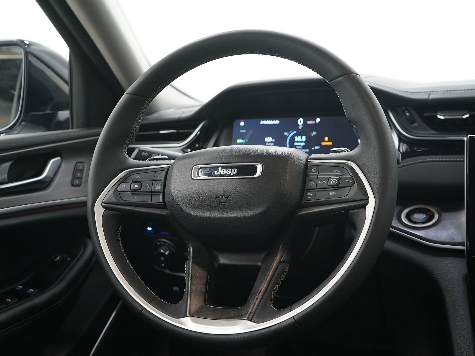 Used 2022 Jeep Grand Cherokee Limited 4xe w/ Luxury Tech Group II AWD/4WD image 14