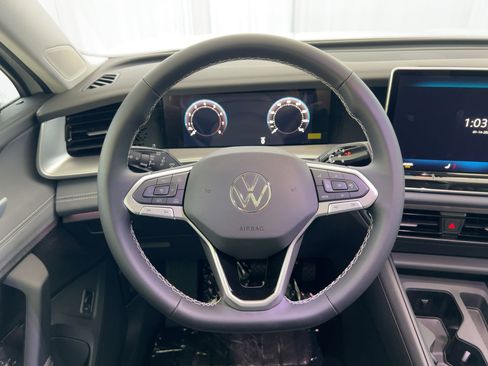 New 2026 Volkswagen Tiguan SE image 18