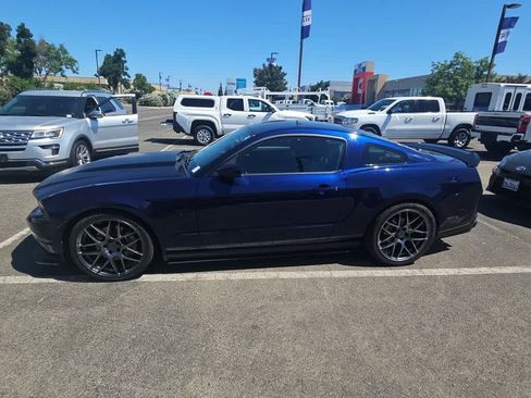 Used 2012 Ford Mustang GT Premium RWD image 5