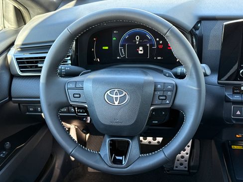 New 2026 Toyota Camry Hybrid FWD image 20