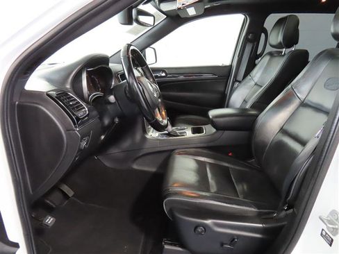 Used 2021 Jeep Grand Cherokee Overland image 16