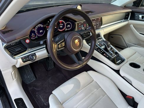 Certified 2023 Porsche Panamera 4 Platinum Edition image 4