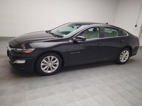 Used 2022 Chevrolet Malibu LT w/ Leather Package FWD image 2