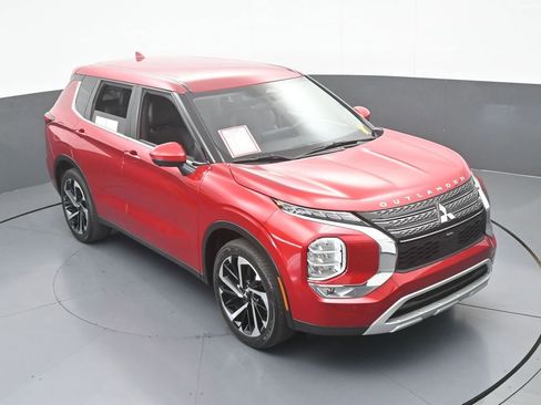 Used 2024 Mitsubishi Outlander SE Black Edition FWD image 49