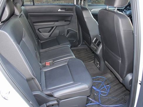 Used 2020 Volkswagen Atlas Cross Sport SE w/ Towing Package image 16