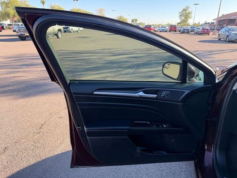 Used 2018 Ford Fusion Titanium image 19