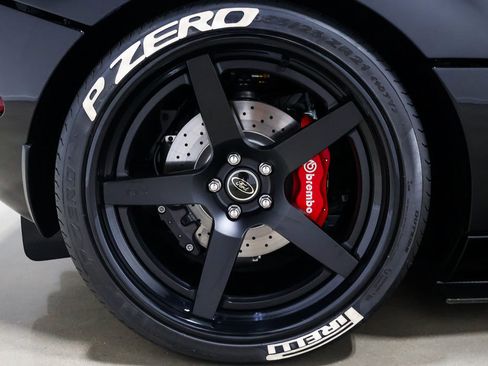 Used 2006 Ford GT RWD image 33