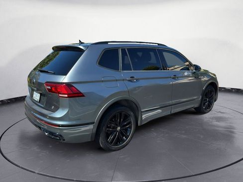 Used 2022 Volkswagen Tiguan SE R-Line FWD image 4