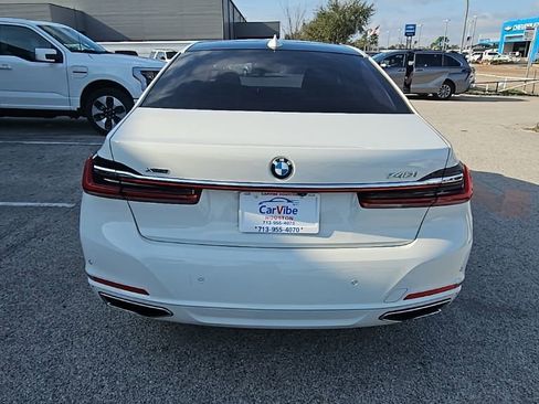 Used 2022 BMW 740i xDrive w/ Premium Package image 6