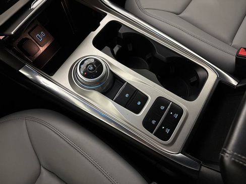 Certified 2021 Ford Explorer XLT w/ Equipment Group 202A RWD image 27