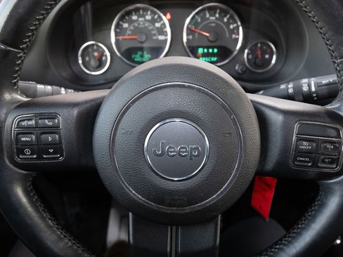 Used 2014 Jeep Wrangler Unlimited Sahara w/ Connectivity Group image 19