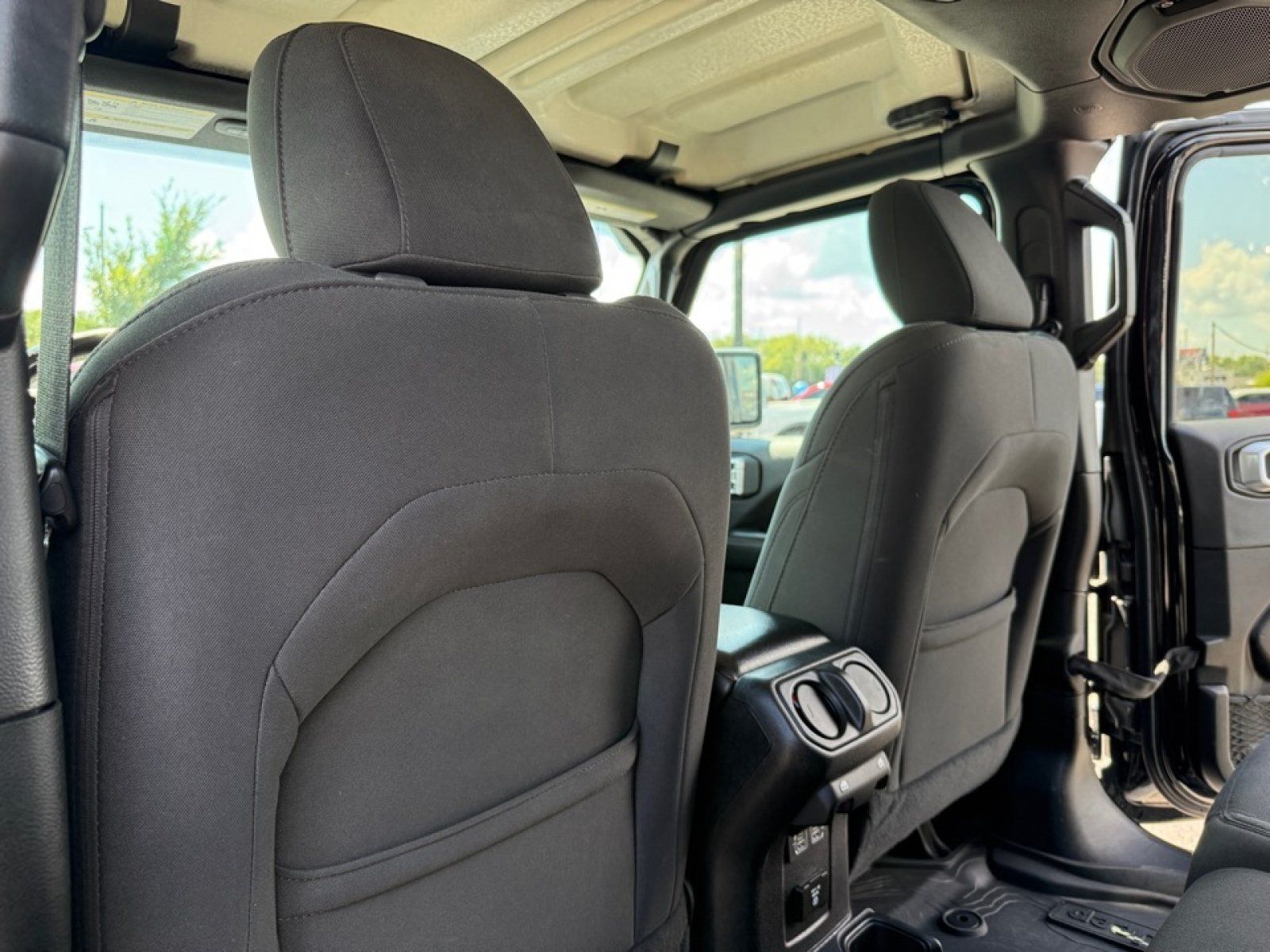 Used 2020 Jeep Gladiator Overland w/ Uconnect 4C Nav & Sound Group AWD/4WD image 30
