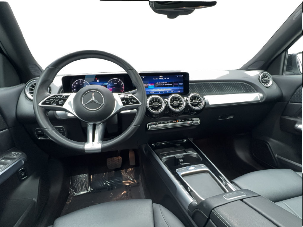 Used 2025 Mercedes-Benz GLB 250 4MATIC image 34
