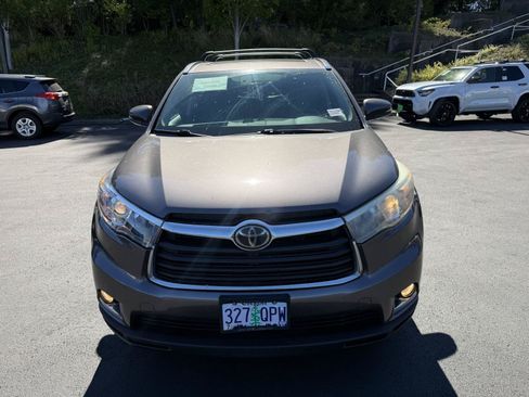 Used 2015 Toyota Highlander Limited Platinum AWD/4WD image 8