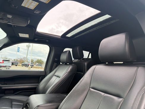 Used 2021 Ford Expedition XLT image 11