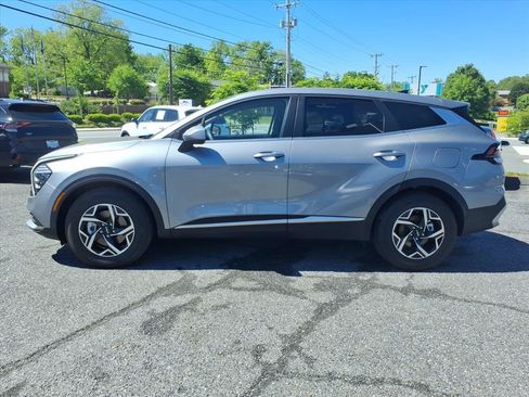 Used 2025 Kia Sportage LX FWD image 7