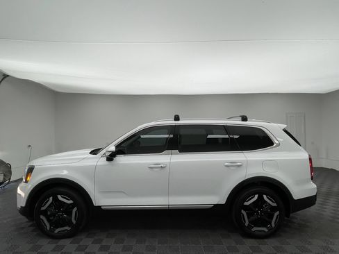 Used 2024 Kia Telluride S FWD image 12