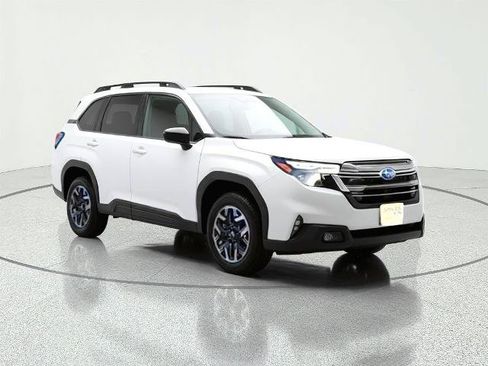 Used 2025 Subaru Forester Premium AWD/4WD image 1