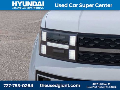 Used 2025 Hyundai Santa Fe Calligraphy AWD/4WD image 9