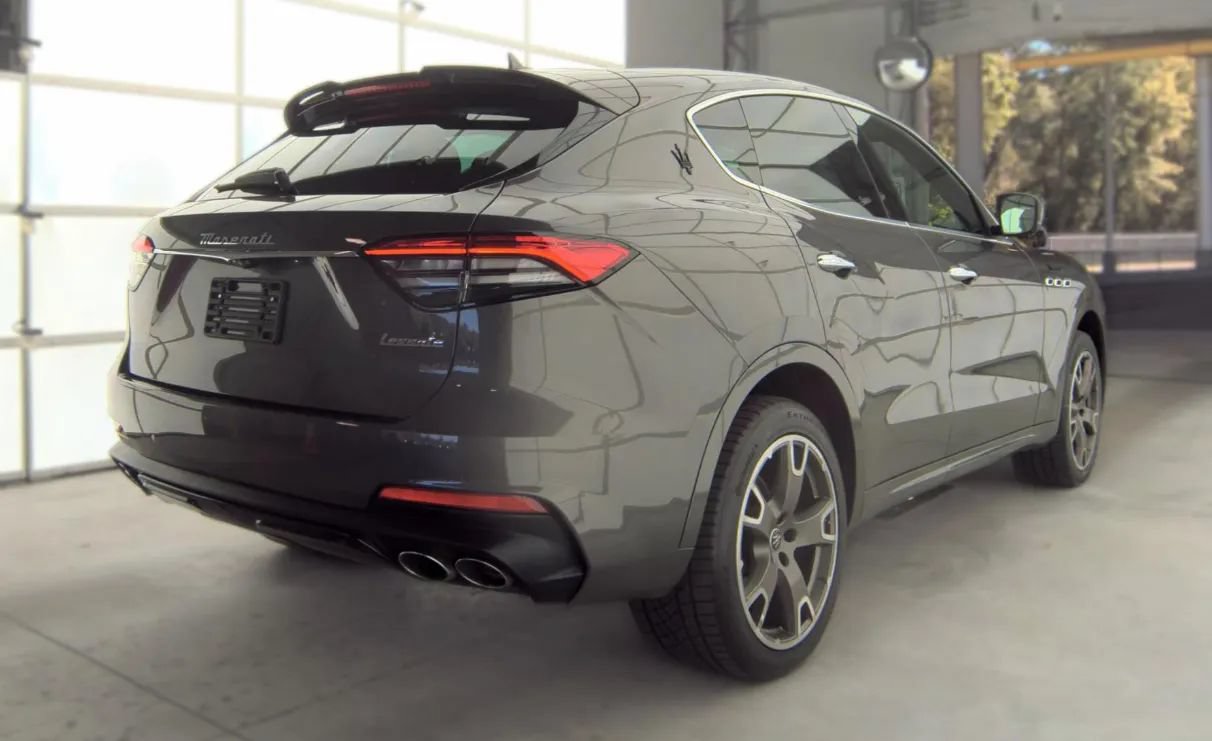 Used 2023 Maserati Levante Modena AWD/4WD image 3