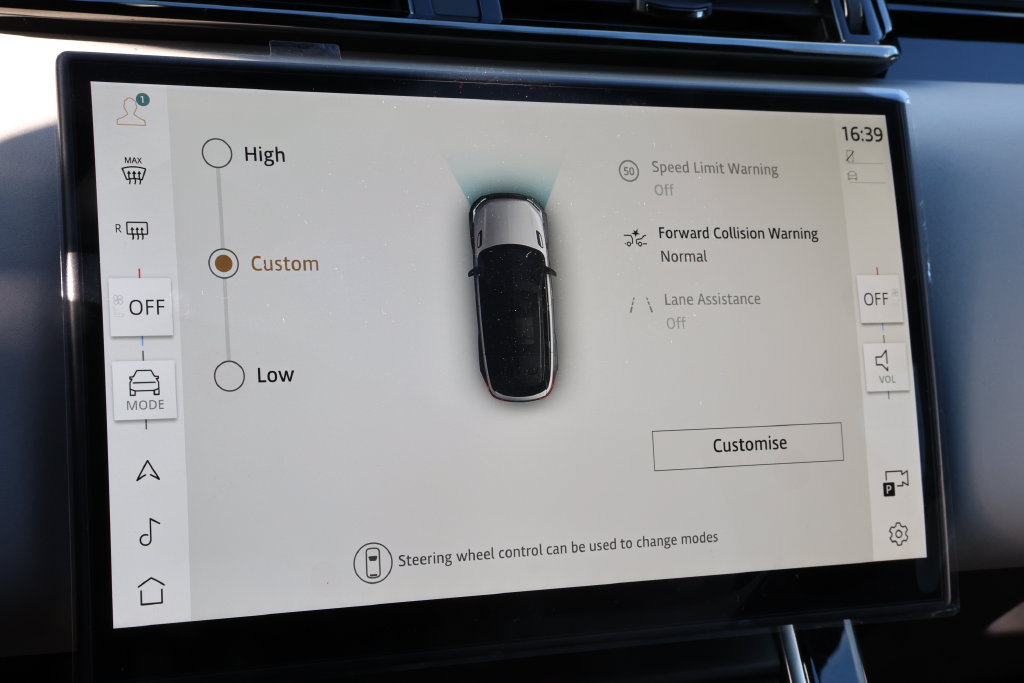 New 2026 Land Rover Range Rover Velar S AWD/4WD image 24
