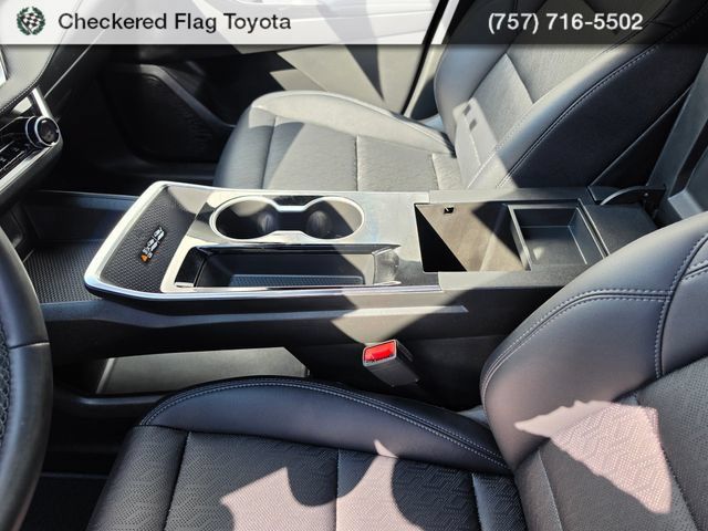 Used 2025 Chevrolet Equinox LT w/ Convenience Package II FWD image 26