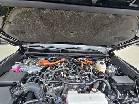 Used 2025 Toyota 4Runner Limited w/ Tow Technology Package image 31