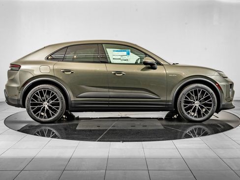 New 2026 Porsche Macan 4 Electric AWD/4WD image 9