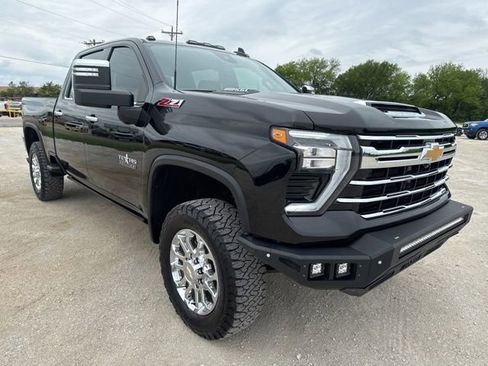 Used 2024 Chevrolet Silverado 2500 LTZ w/ LTZ Premium Texas Edition AWD/4WD image 8