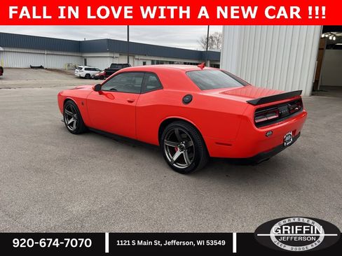 Used 2022 Dodge Challenger SRT Hellcat Redeye image 10