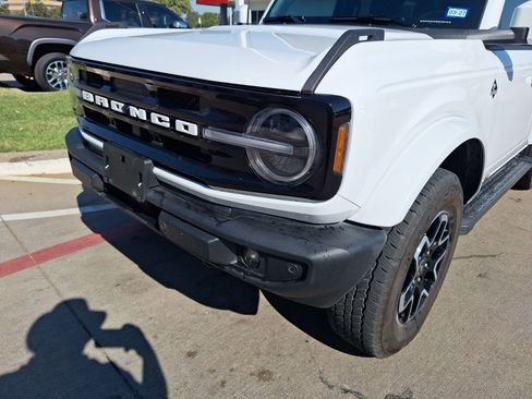 Used 2024 Ford Bronco Outer Banks image 10