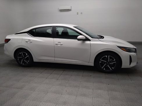 Used 2024 Nissan Sentra SV FWD image 11