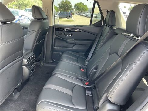 New 2025 Honda Pilot Touring image 26