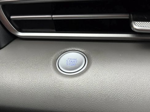 Used 2021 Hyundai Elantra SEL FWD image 30