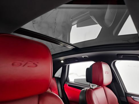 Used 2022 Porsche Macan GTS AWD/4WD image 18